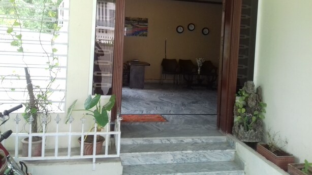 Front of property - Islamabad Backpackers Hostel (Islamabad)