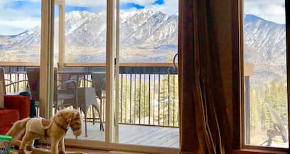 Durango Mountain Dream Views!!! Gorgeous Interior! Ski-in Ski-Out