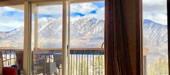 Durango Mountain Dream Views!!! Gorgeous Interior! Ski-in Ski-Out
