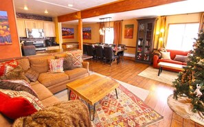 Smart TV, caminetto, Netflix, Hulu