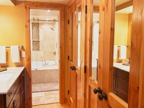 Combined shower/tub, jetted tub, hair dryer, towels - Durango Mountain Dream Views!!! Gorgeous Interior! Ski-in Ski-Out (Durango)