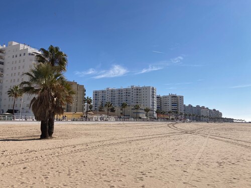 Valdelagrana Beach, parking and WiFi