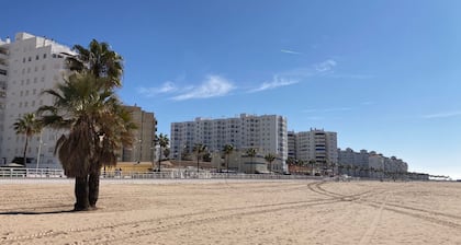 Valdelagrana Beach, parking and WiFi