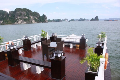 Halong 4Star Amira Private Cruise