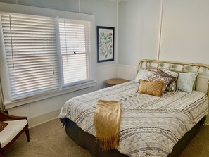 2 bedrooms, desk, free WiFi, bed sheets