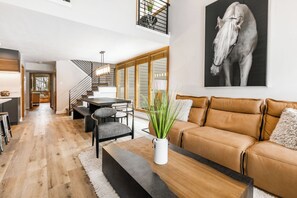 Interior - LUXURY MOUNTAINSIDE TOWNHOME RETREAT NEXT TO SKI LIFT WITH A PRIVATE HOT TUB (Park City)