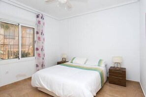 4 bedrooms, desk, iron/ironing board, WiFi - CH Villa Costablanca Ciudad Quesada (Ciudad Quesada)