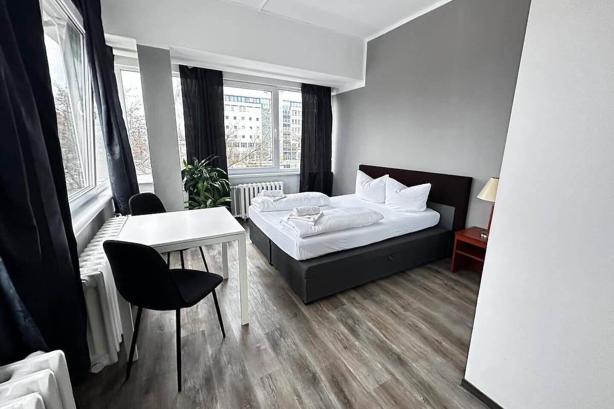 Double Room, Non Smoking | 1 bedroom, free WiFi, bed sheets