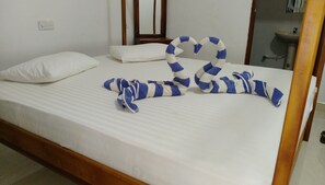 Deluxe Double Room, 1 Double Bed, Garden View | Soundproofing - Hangloose Arugambay (Arugam Bay)
