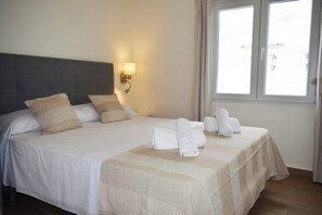 3 bedrooms, iron/ironing board, free WiFi, bed sheets - Anacasa Villa Bacalla Piscina Privada Les Marines CH3200 (Denia)