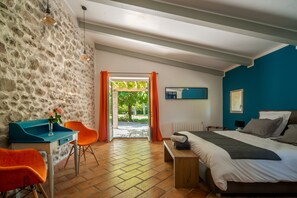 7 bedrooms, desk, iron/ironing board, travel cot - Mas d'Andran 7bed/6bath - Gîte Sud de la France- Meublé 4* pétanque/Piscine (Unknown)