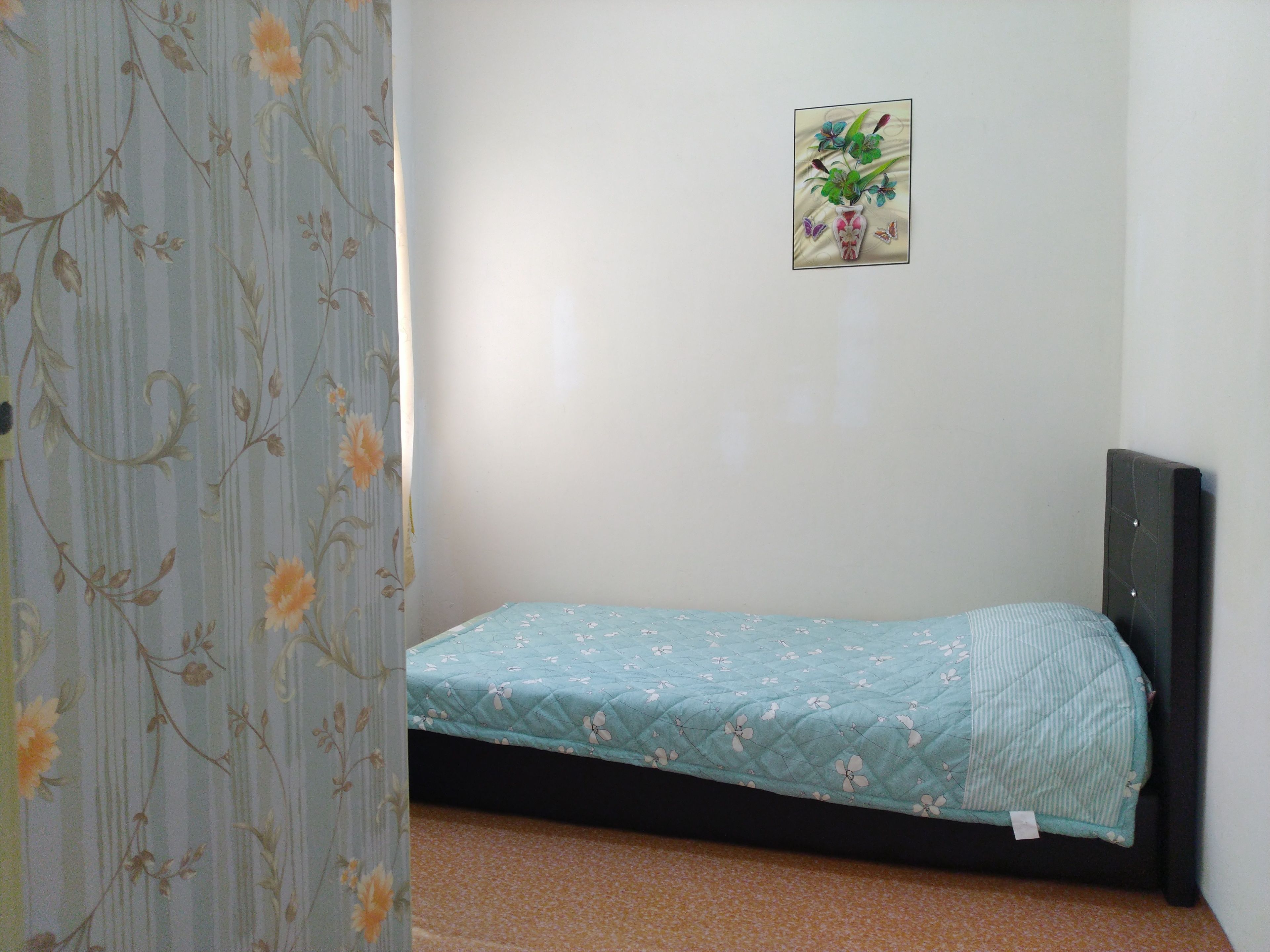 客房 (Bedroom 4) | 埃及棉床單、高級寢具、羽絨被、記憶床墊