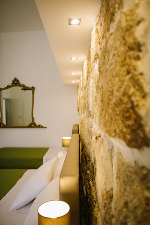 Superior-Dreibettzimmer, Blick auf den Innenhof (Re Carlo)