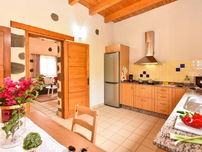 Holiday Home in Ingenio with Private Pool