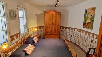 6 Schlafzimmer, Bügeleisen/Bügelbrett, Reisekinderbett, kostenloses WLAN