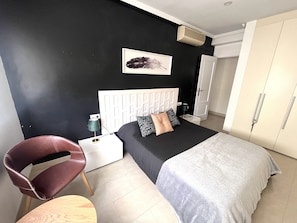 3 chambres, fer et planche à repasser, Wi-Fi gratuit, draps fournis