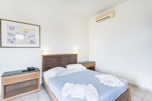 Apartment, Sea View (5 Adults) | Individually decorated, individually furnished, desk, laptop workspace - Alonia Hotel Apartments (Platanias)