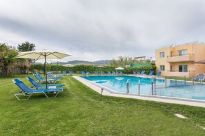 Utendørsbasseng