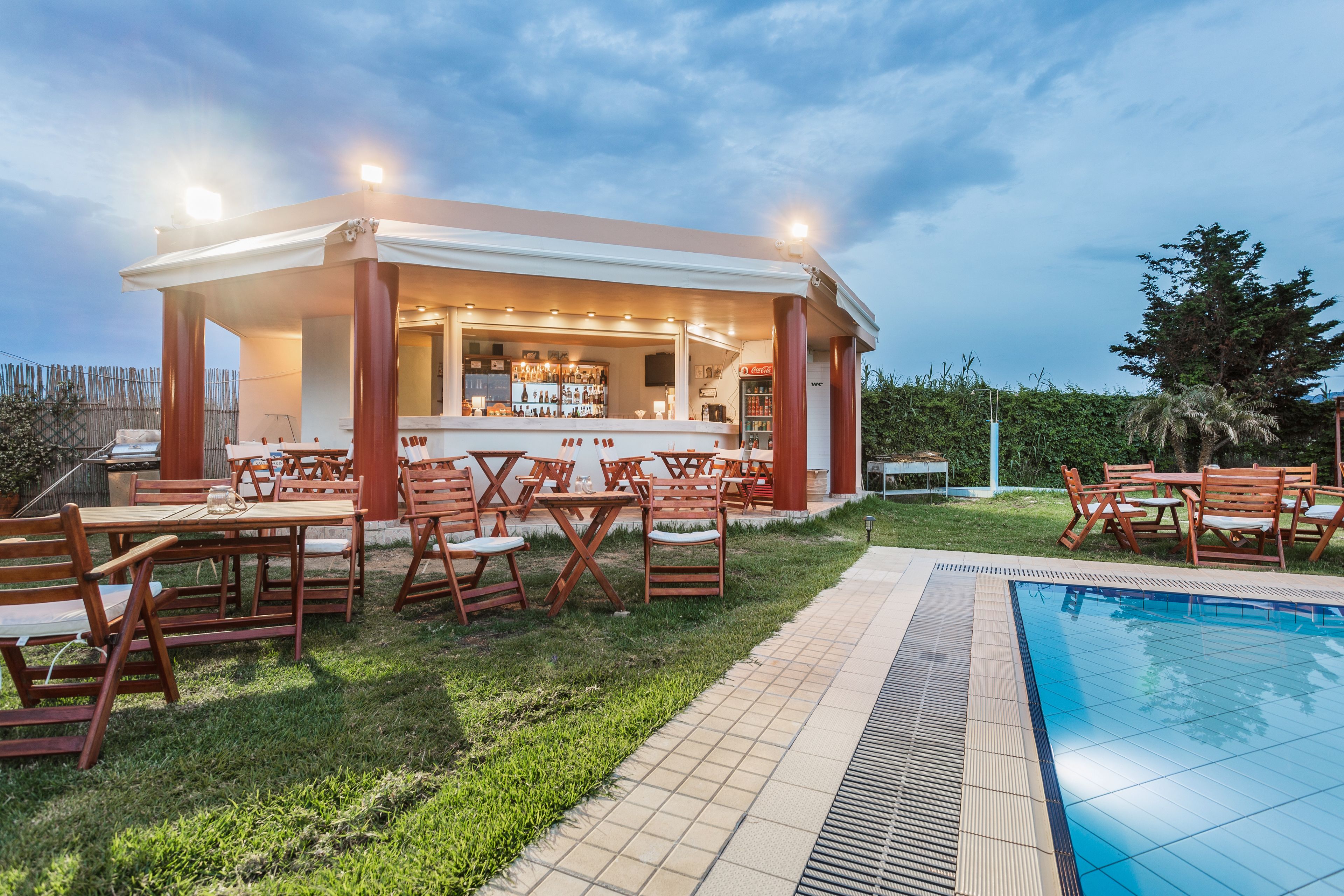 Poolside bar