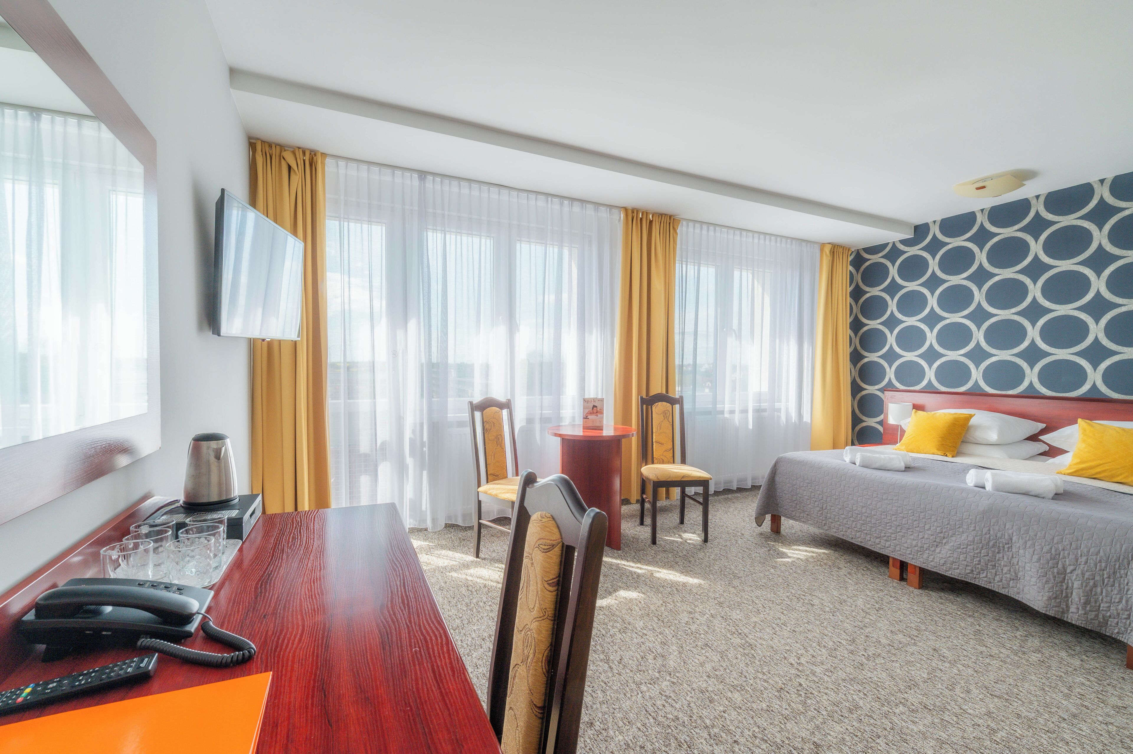 comfort triple room | free wifi, bed sheets