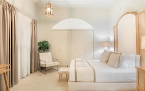 Manoglia Suite | 1 bedroom, premium bedding, down comforters, memory foam beds