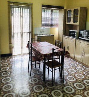 Dining - Manor Holiday Home.. (Westridge)