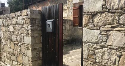 Lovingly restored, 2 bedroom stone village house offering peace and tranquillity