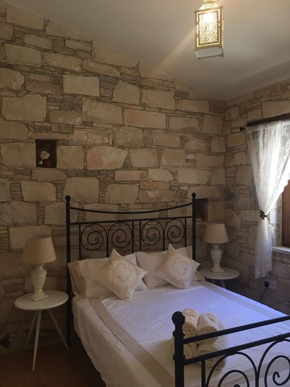 2 Schlafzimmer, Schreibtisch, Bügeleisen/Bügelbrett, kostenloses WLAN