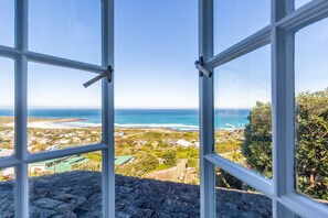 Interior - Stylish and Spacious Luxury Bungalow with Pool and Sea views (Cape Town)