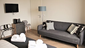 Classic Room, Sea View | In-room safe, desk, soundproofing, WiFi (free) - Toremare Suite Marzamemi (Pachino)