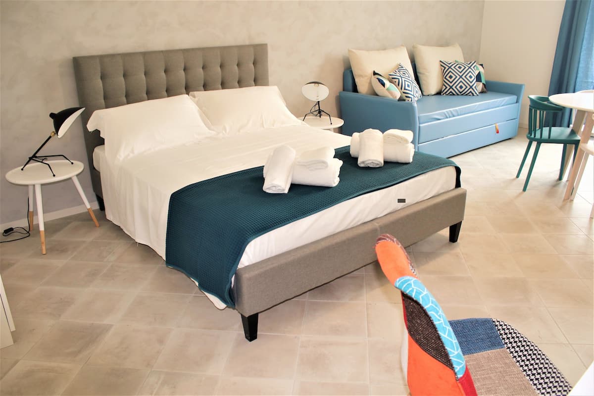 Quadruple Room, Sea View | In-room safe, desk, soundproofing, WiFi (free)