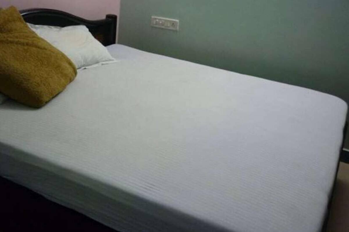 In-room safe, blackout curtains, rollaway beds, free WiFi