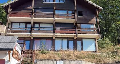 Cozy Studio for 4 - Central Location, South Balcony, Panoramic View