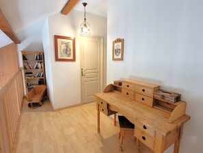 Interior - Duplex for 8 with South Balcony, Fireplace, and Free WiFi in Saint-Michel-de-Chaillol (Saint-Michel-de-Chaillol)