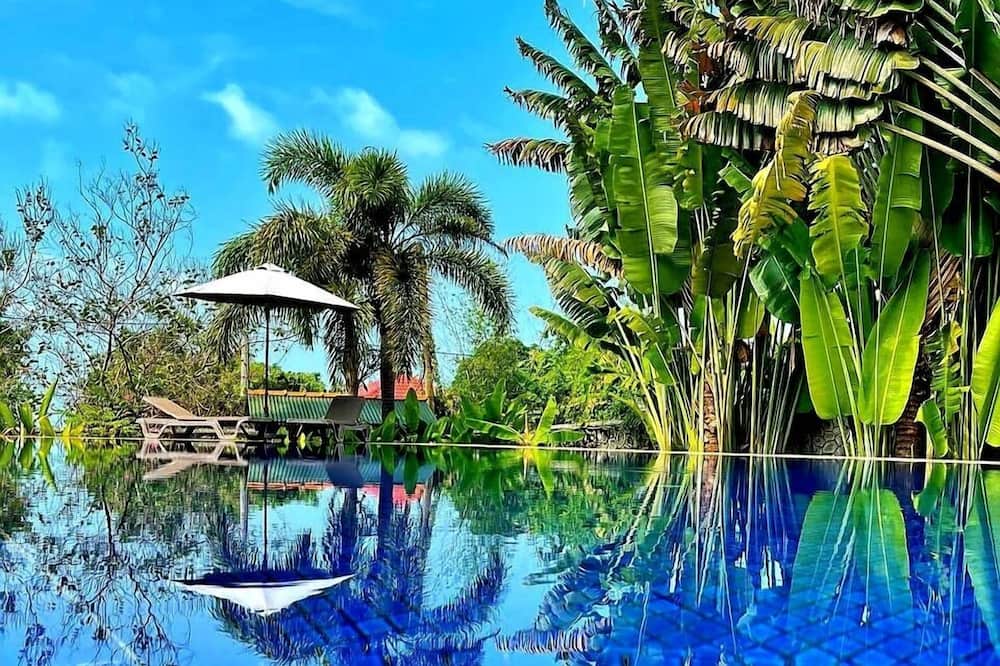 Q Bungalows