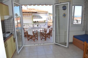 Junior Apartment, Sea View | Living area | Flat-screen TV - Ariana Apartments (Kassandra)