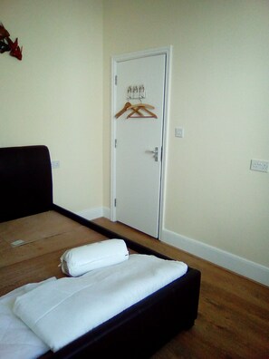 Basic Double Room | Desk, iron/ironing board, free WiFi, bed sheets - Wilton Room (Weymouth)