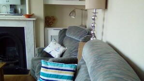 Basic Apartment, Sea View | Living area - Wilton Room (Weymouth)