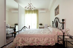 2 Schlafzimmer, Bügeleisen/Bügelbrett, Reisekinderbett, kostenloses WLAN