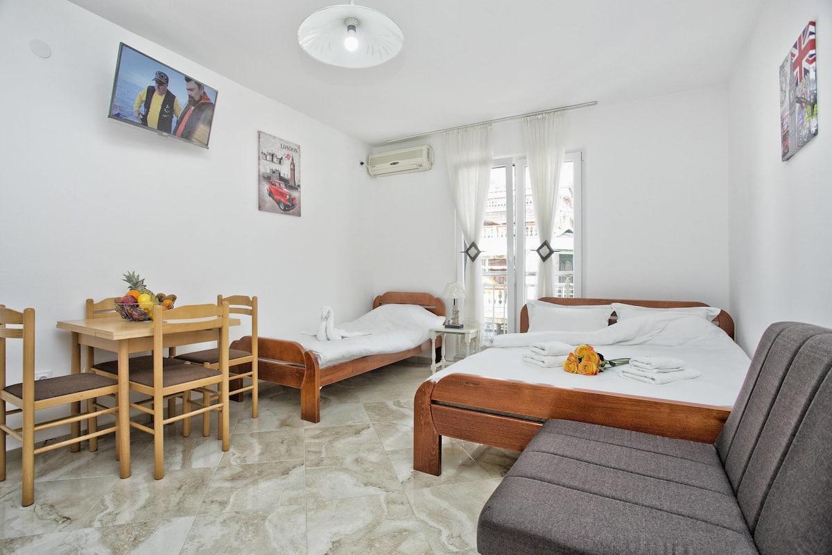 Classic Studio | Individually decorated, individually furnished, desk, laptop workspace