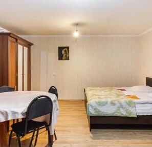 1 Schlafzimmer, Bügeleisen/Bügelbrett, kostenloses WLAN, Bettwäsche
