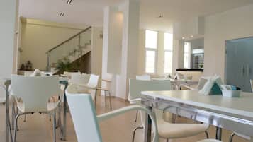 Dagelijks selfserviceontbijt inbegrepen