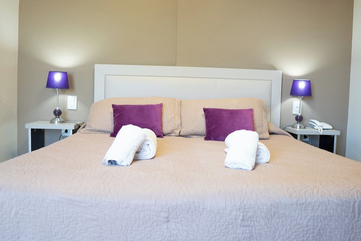 Luxury Studio Suite, 1 Bedroom, Jetted Tub, City View