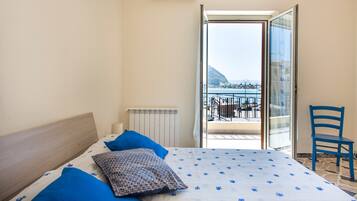 2 slaapkamers, een strijkplank/strijkijzer, gratis wifi, beddengoed