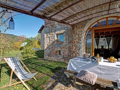 Charming cottage for 10, nature and comfort with pets allowed