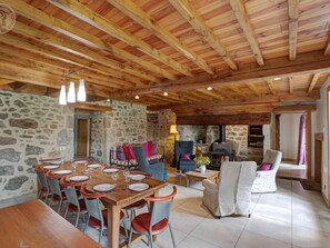 Interior - La Liesse Cottage with 4 bedrooms, fireplace, garden, pets allowed (La Valla-sur-Rochefort)