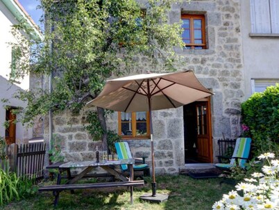 Charming Cottage with Garden in Estivareilles