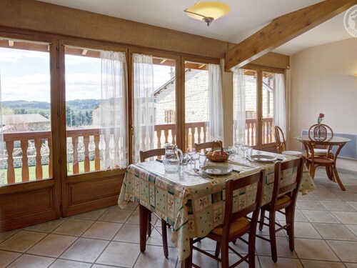 Les Myrtilles Cottage: Comfort and Calm, Pets Welcome, Shared Garden