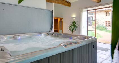 Authentic cottage for 12 with terrace in countryside