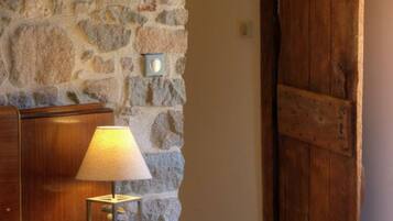 5 室のベッドルーム、WiFi (無料)